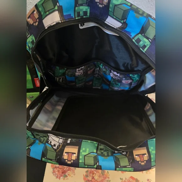 Minecraft Backpack and Lunchbox Set - Picture 9 of 9